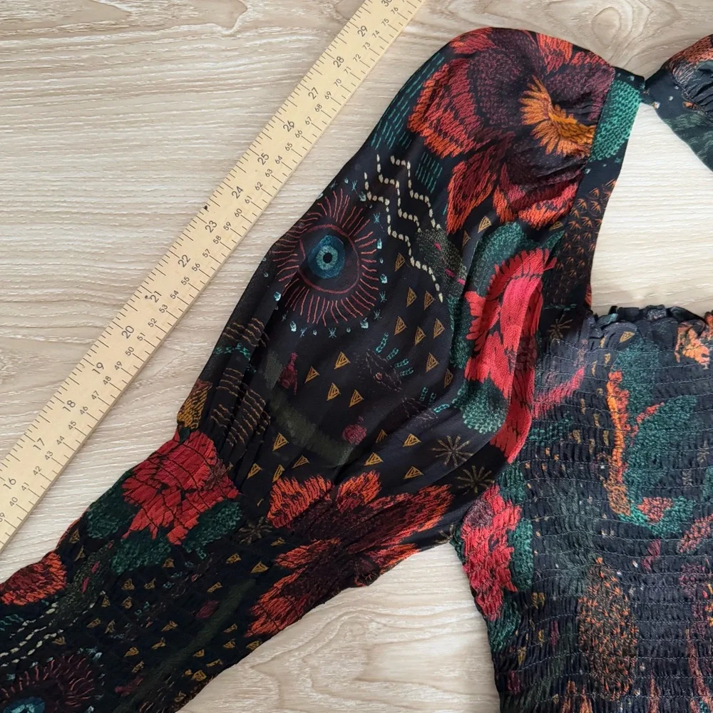 Farm Rio Medium Black River Creatures Blouse Tropical Puff Sleeve Peplum Resort